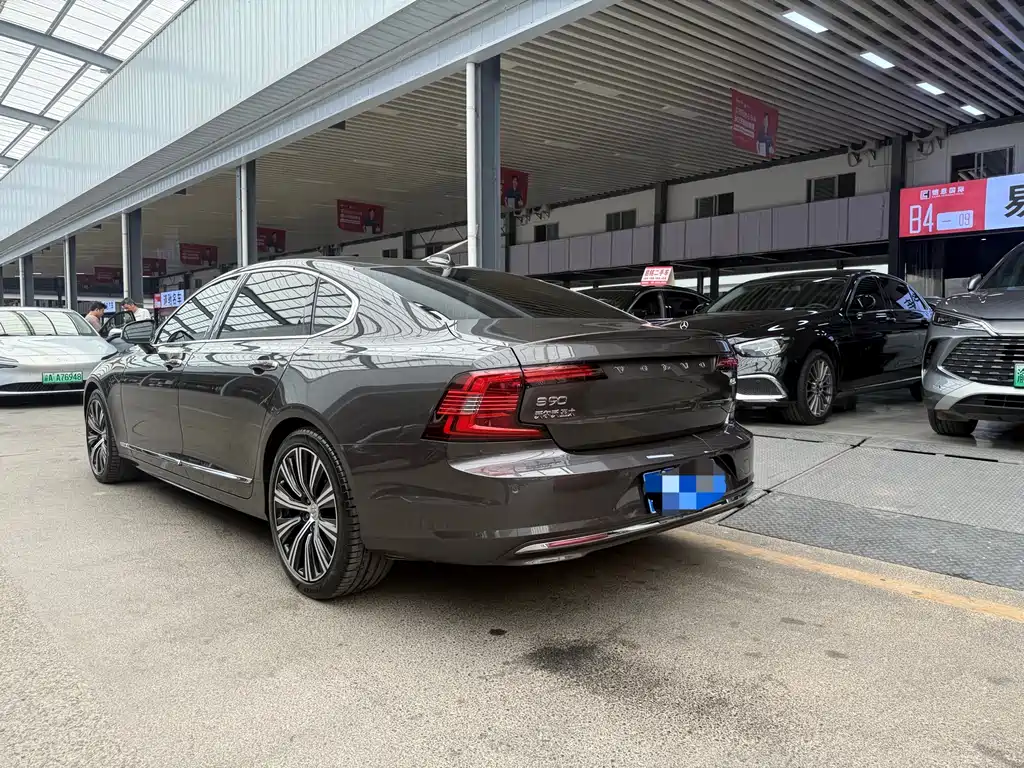 Volvo S90 2023 — фото 27