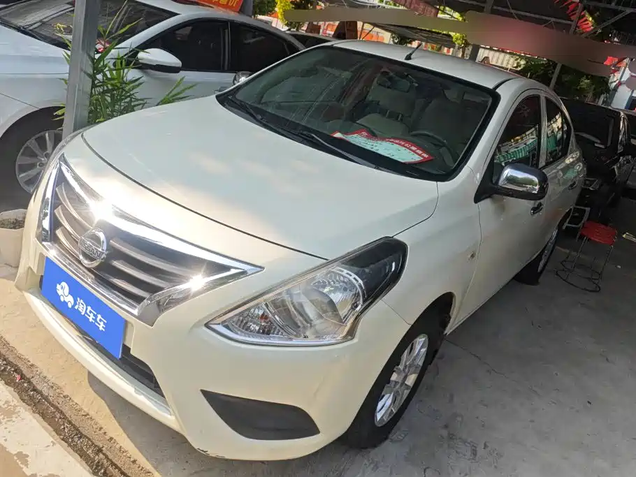 Nissan Sunny 2015