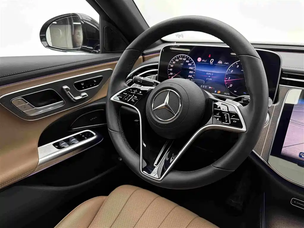 Mercedes-Benz E-Class 2024 — фото 10