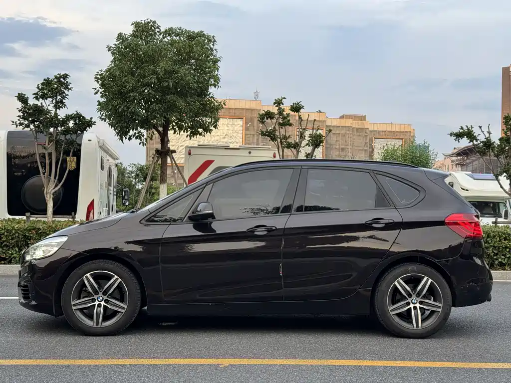 BMW 2 Series Active Tourer 2016 — фото 4