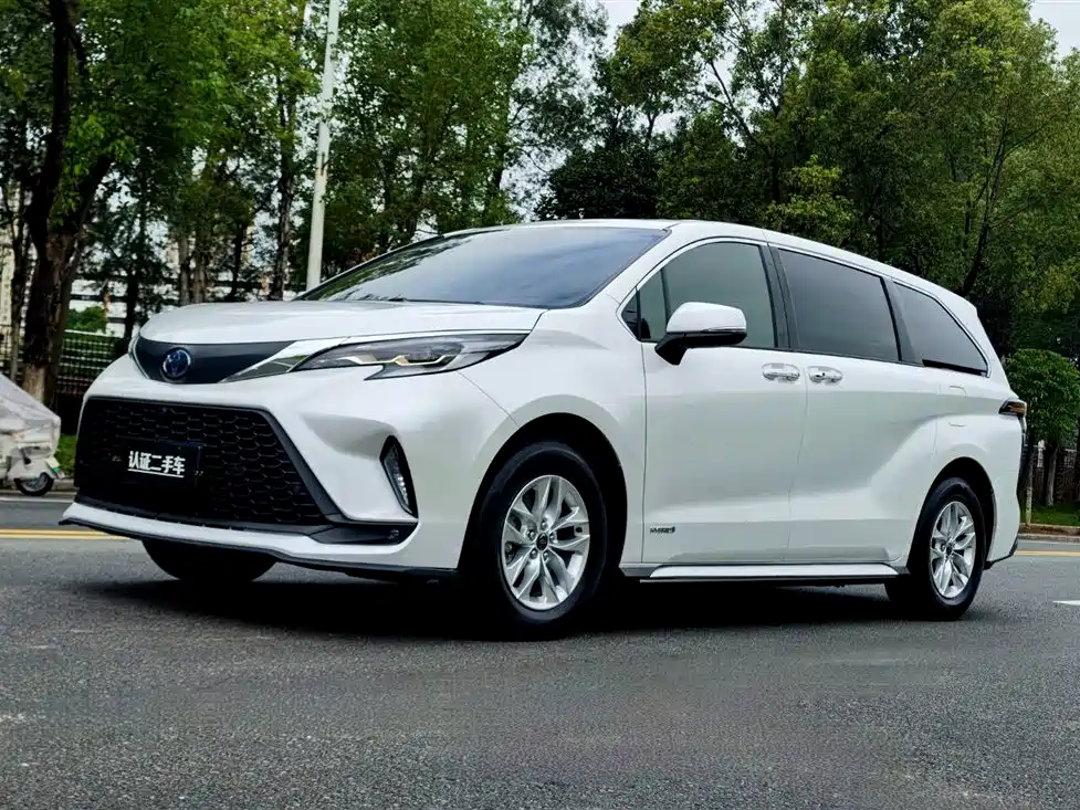 Toyota Granvia 2024