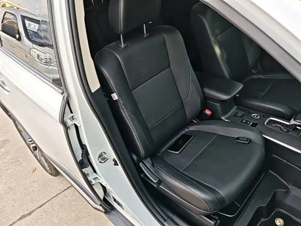 Mitsubishi Outlander 2018 — фото 25