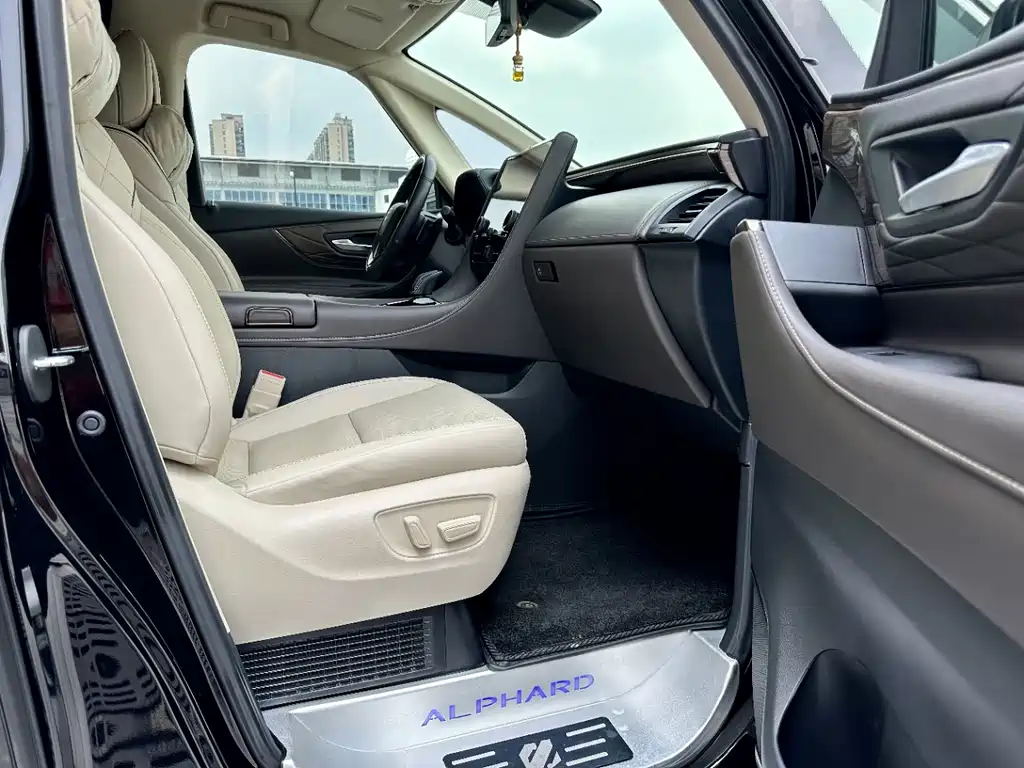 Toyota Alphard 2024 — фото 8