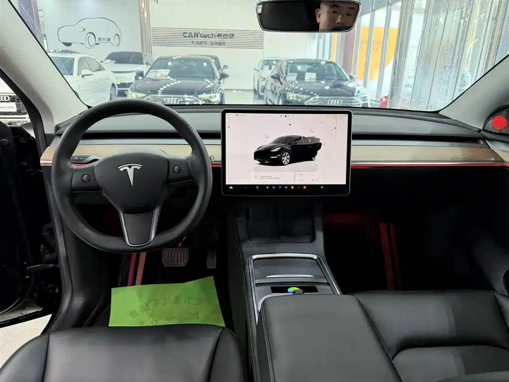 Tesla Model Y 2022 — фото 10