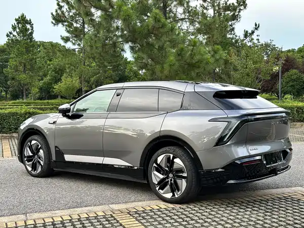 HiPhi Y 2023