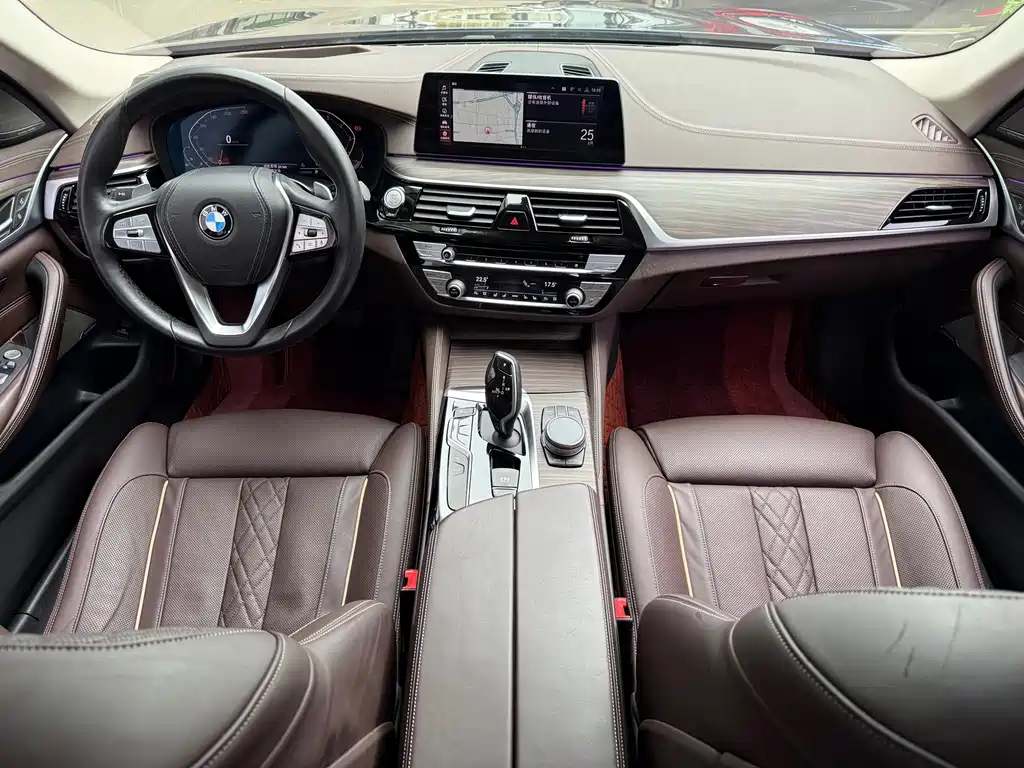 BMW 5 Series 2020 — фото 22