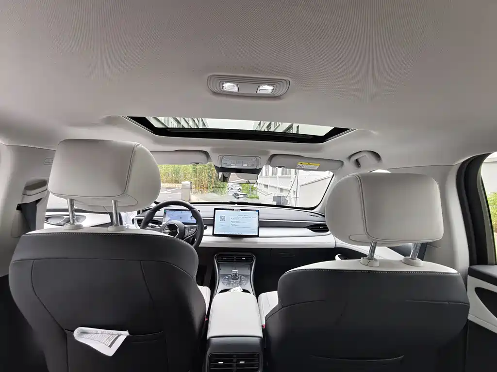 BYD Seal 05 DM-i 2025 — фото 11