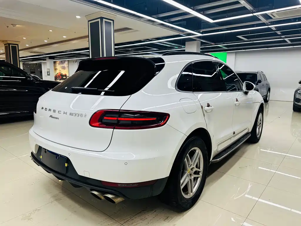 Porsche Macan 2017 — фото 13