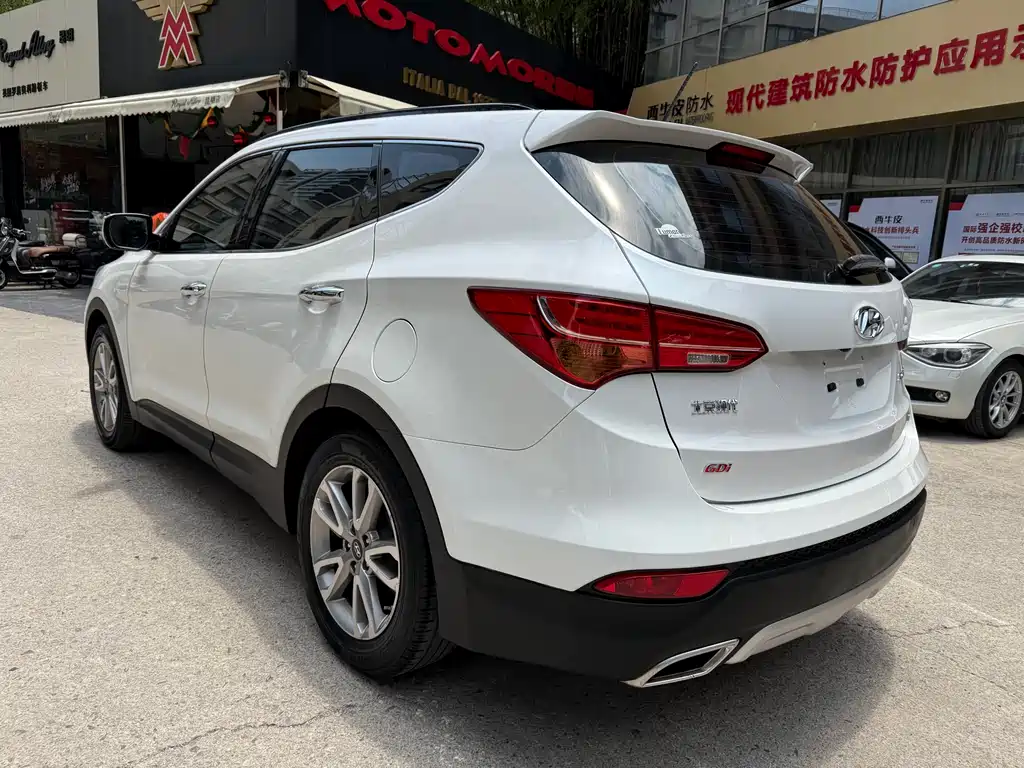 Hyundai Santa Fe 2015 — фото 3