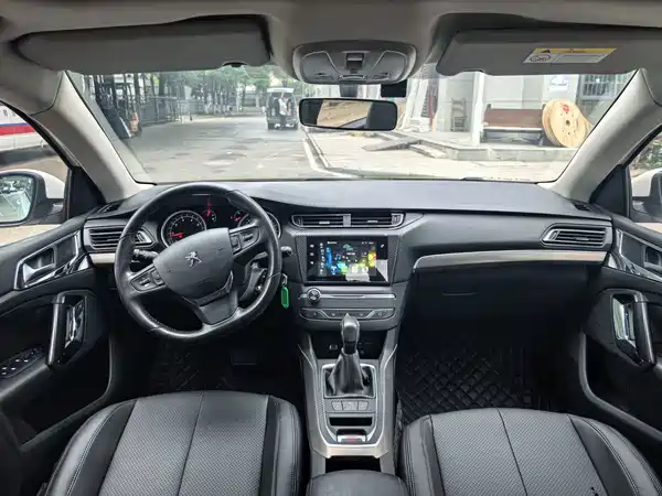 Peugeot 408 2015