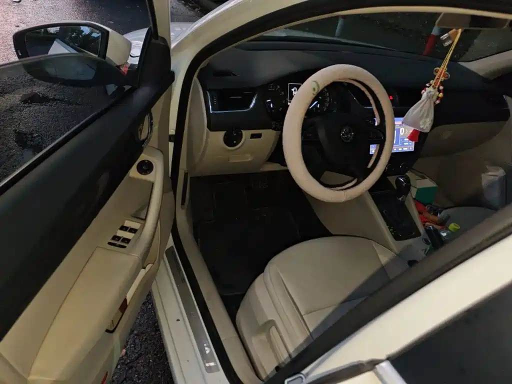 Skoda Octavia 2014 — фото 14