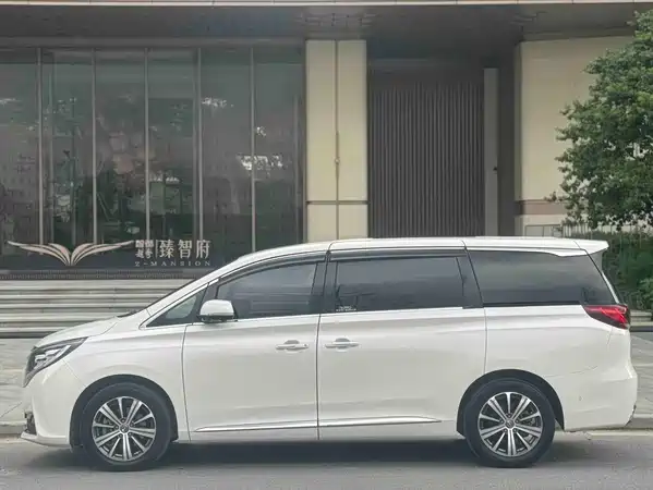 GAC Trumpchi M8 2018