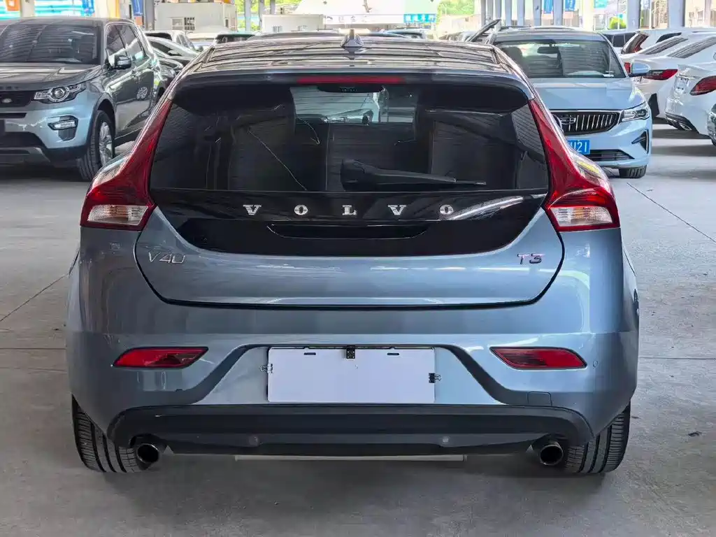 Volvo V40 2017 — фото 8