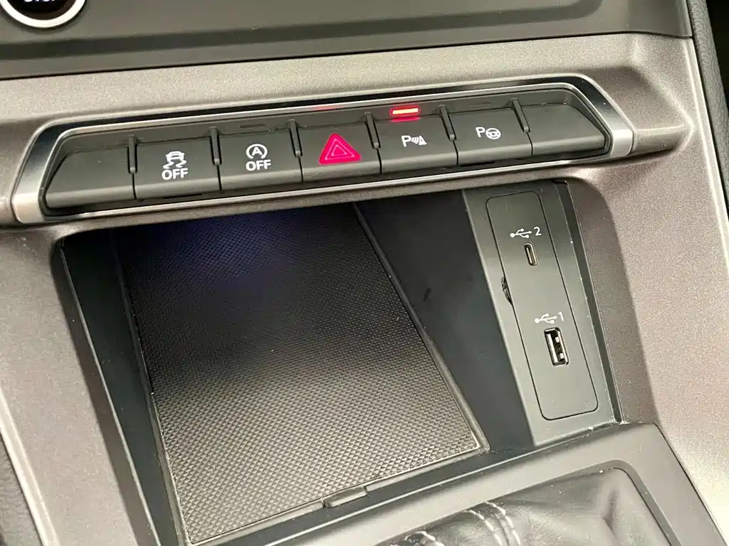 Audi Q3 2021 — фото 11