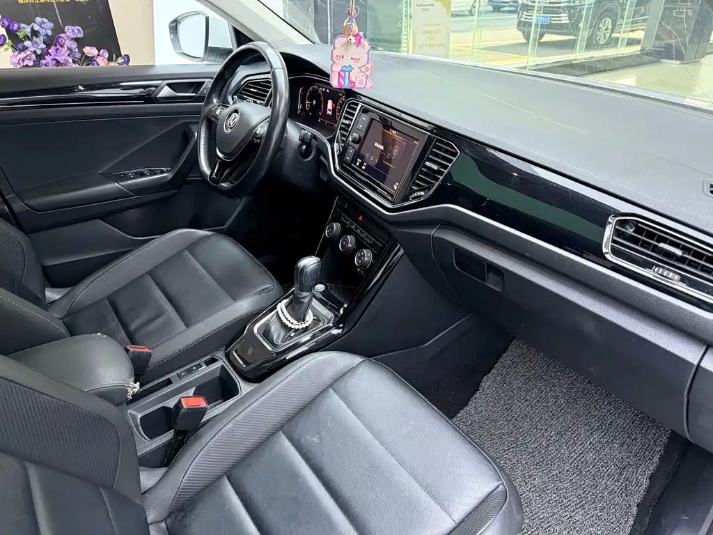 Volkswagen T-Roc 2020 — фото 15