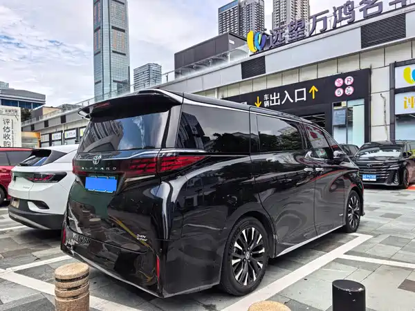 Toyota Alphard 2024