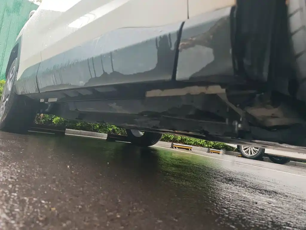 Toyota RAV4 2019 — фото 16