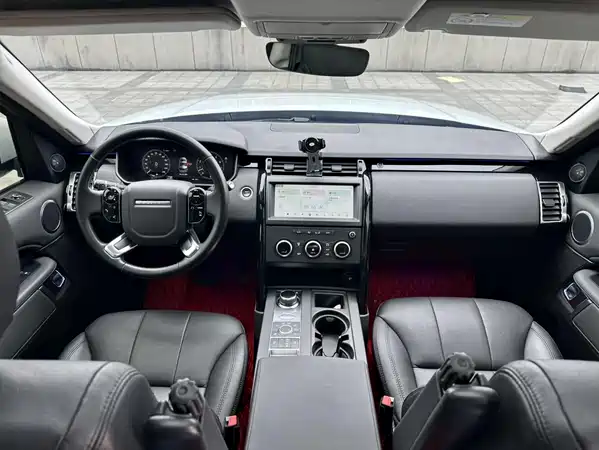 Land Rover Discovery 2020