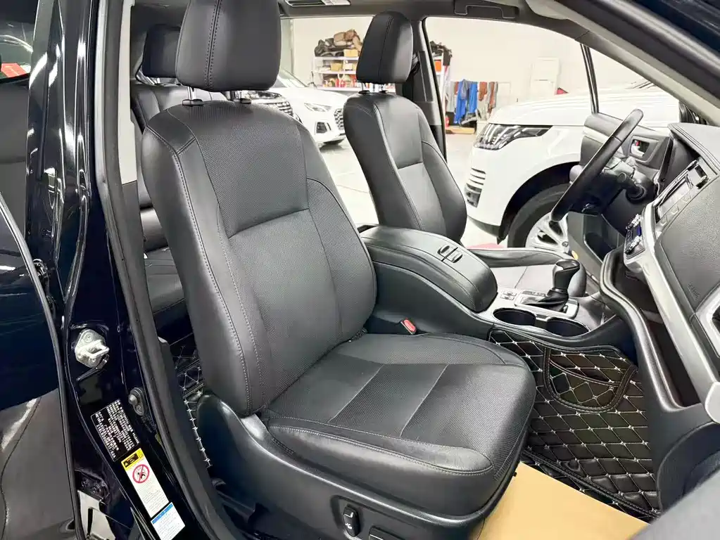 Toyota Highlander 2017 — фото 14