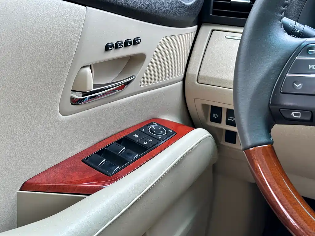Lexus RX Classic 2009 — фото 12