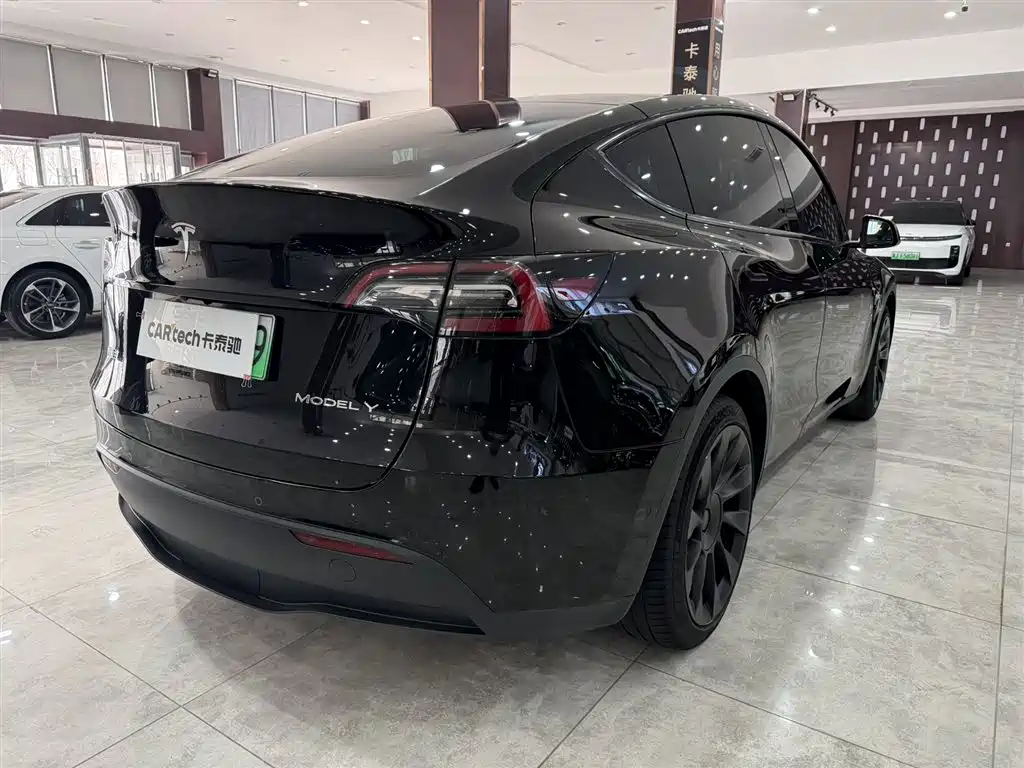 Tesla Model Y 2021 — фото 9