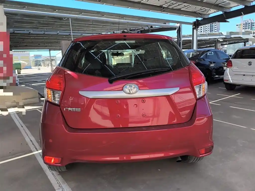 Toyota Yaris L 2015 — фото 6