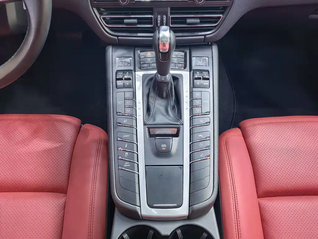Porsche Macan 2021 — фото 15