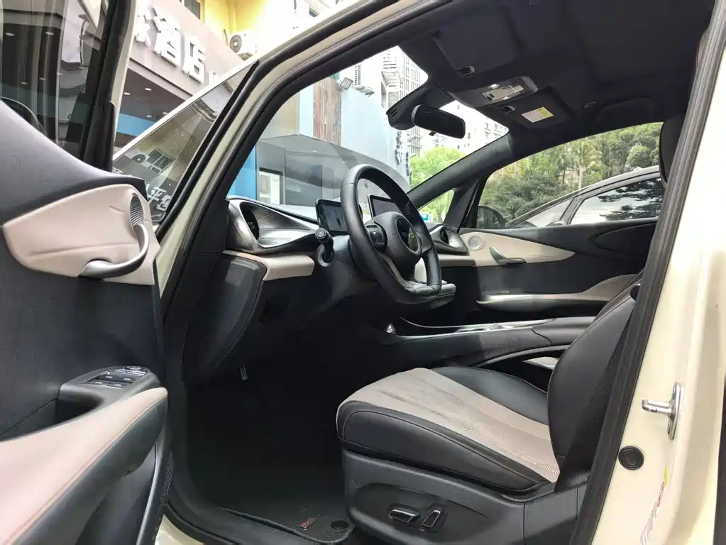 BYD Dolphin 2024