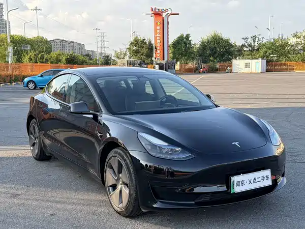 Tesla Model 3 2023