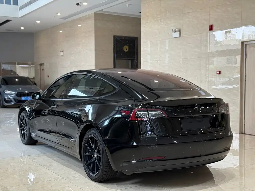 Tesla Model 3 2019 — фото 15