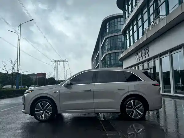 Li Auto L6 2024