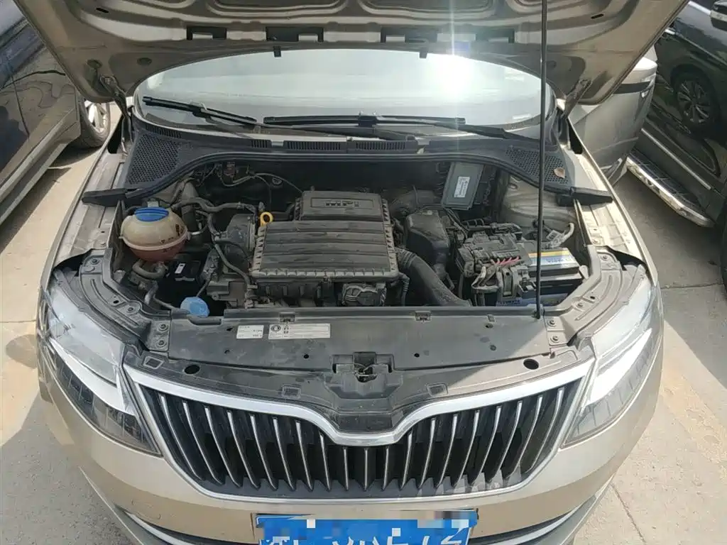 Skoda Rapid 2017 — фото 16
