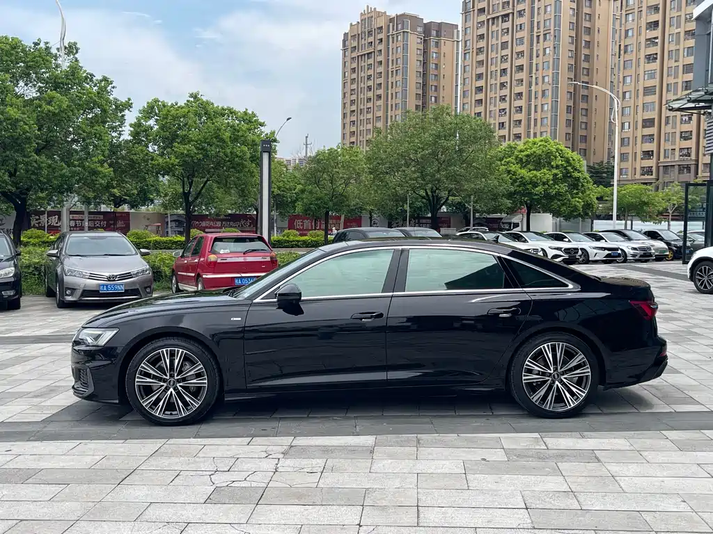 Audi A6L 2022