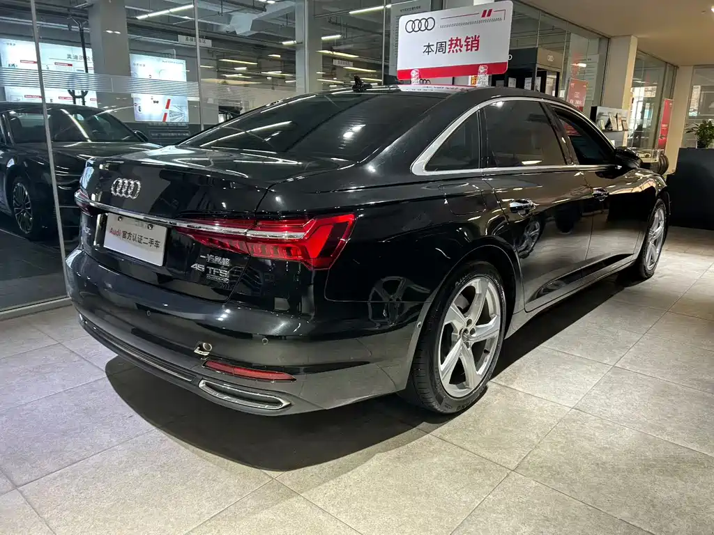 Audi A6L 2022