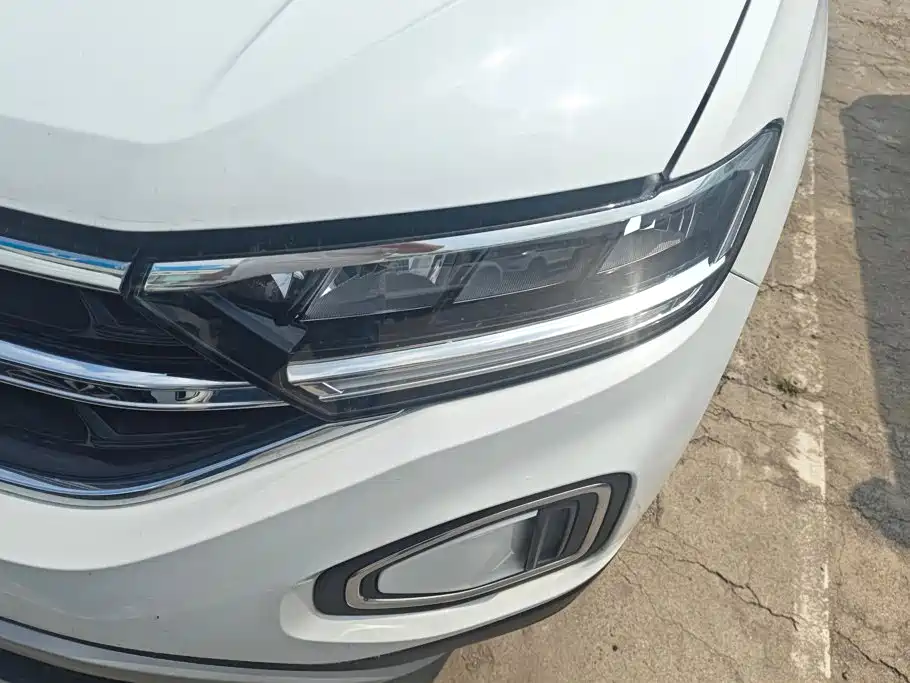 Volkswagen T-Roc 2024