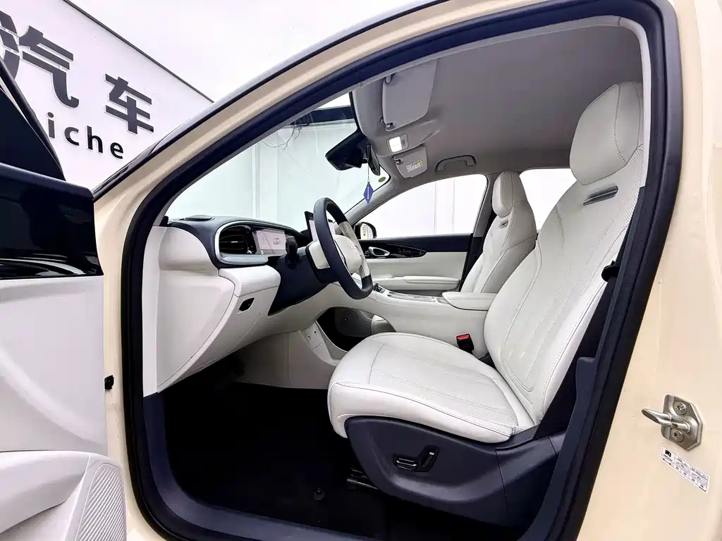 Geely Galaxy Starwish 2025 — фото 12