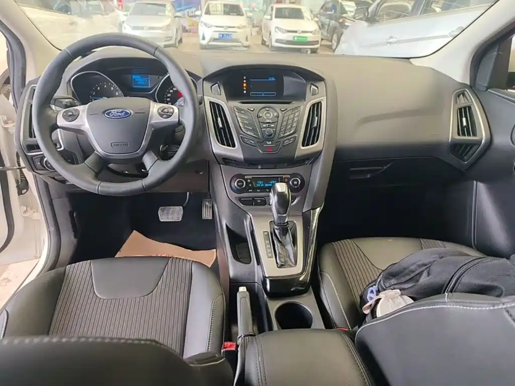 Ford Focus 2015 — фото 6