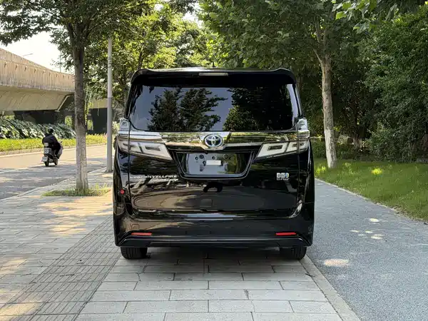 Toyota Vellfire 2023