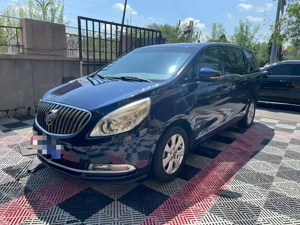 Buick GL8 2015 — фото 1
