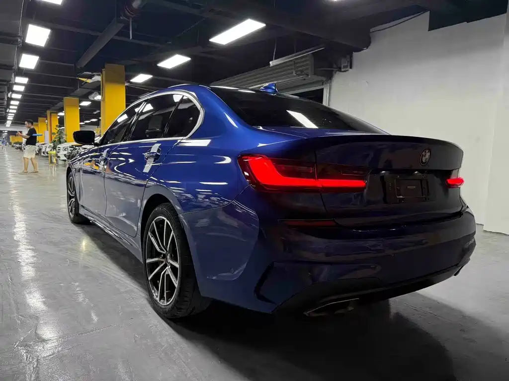 BMW 3 Series 2019 — фото 9