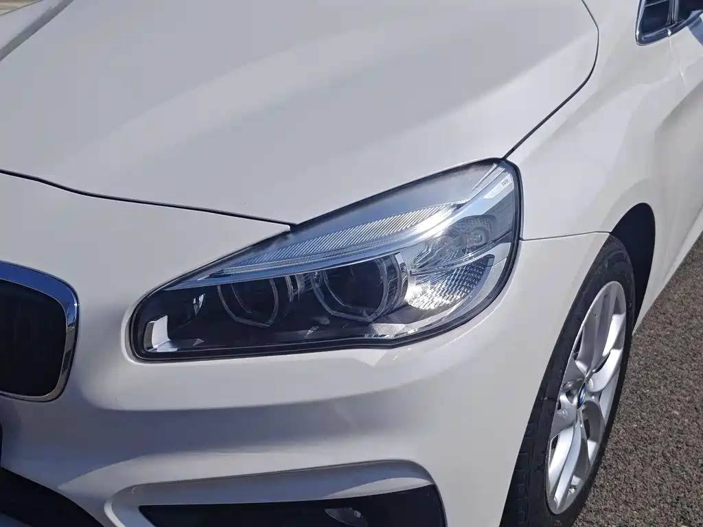 BMW 2 Series Active Tourer 2017 — фото 18