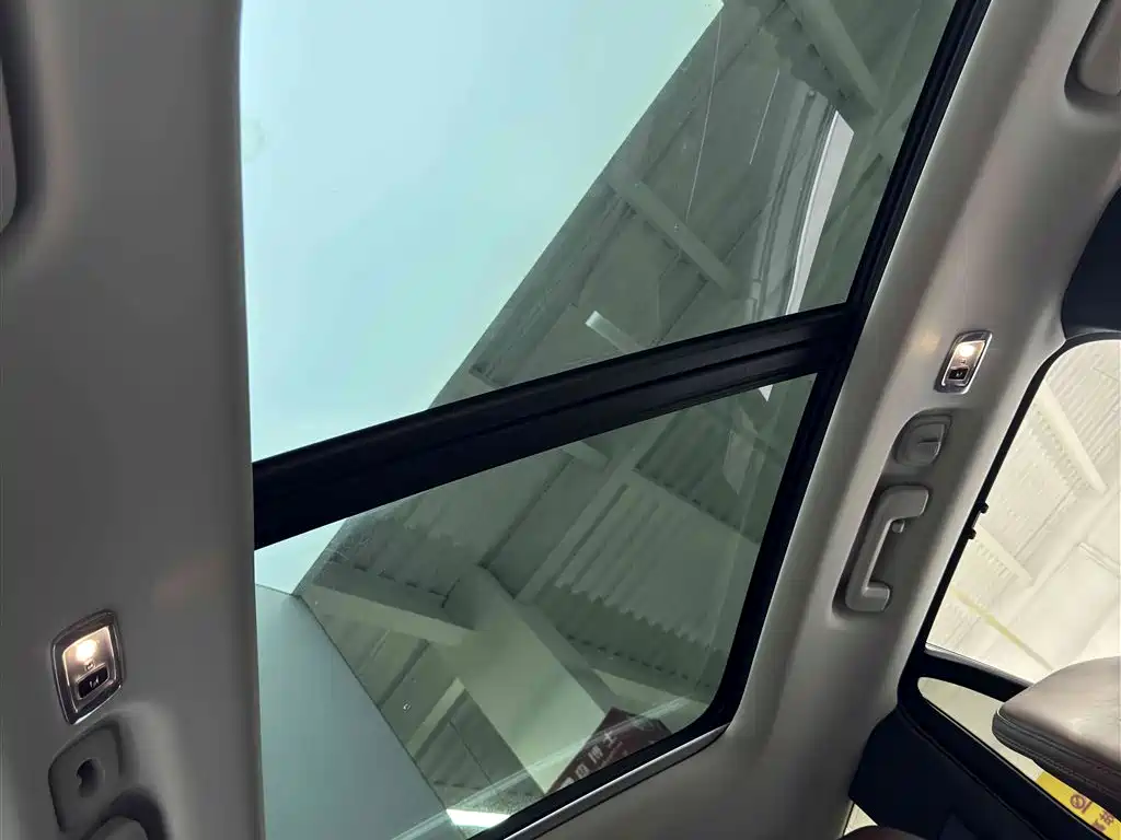 Volvo XC90 2019 — фото 10