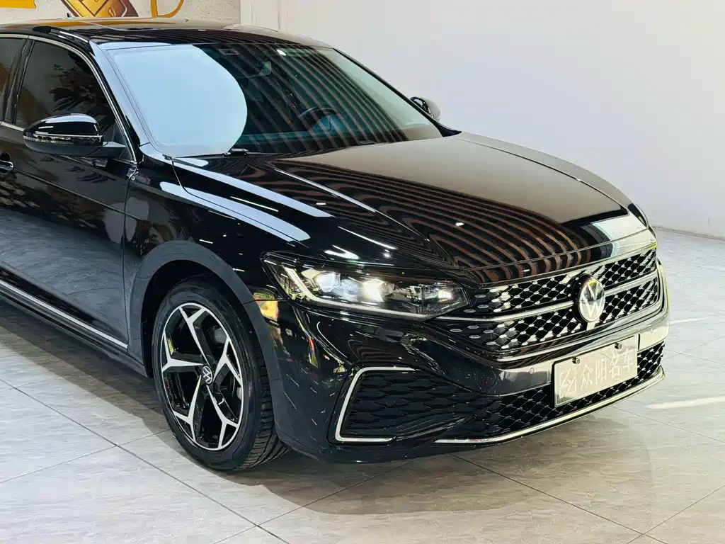 Volkswagen Passat 2023