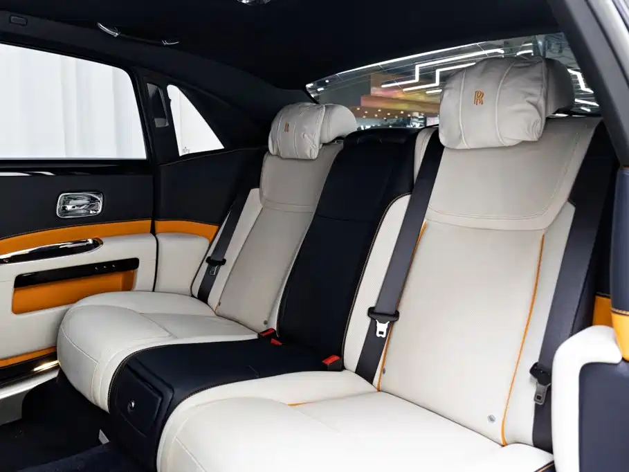 Rolls-Royce Ghost 2019 — фото 11
