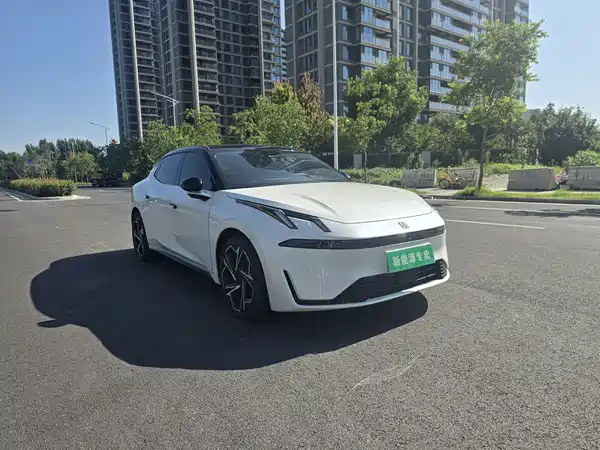 Lynk & Co 07 EM-P 2024