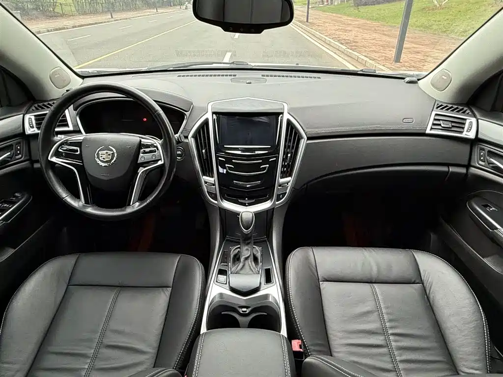 Cadillac SRX 2016 — фото 8