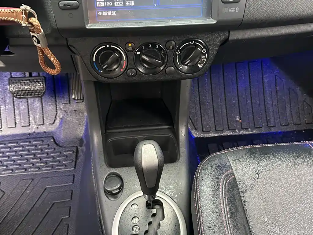 Suzuki Swift 2014 — фото 13