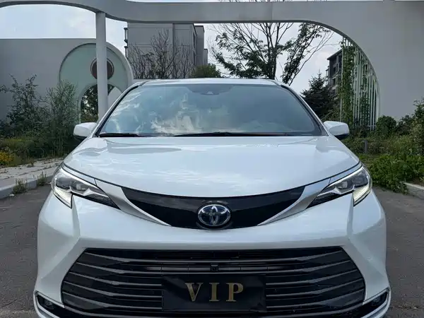Toyota Sienna 2024