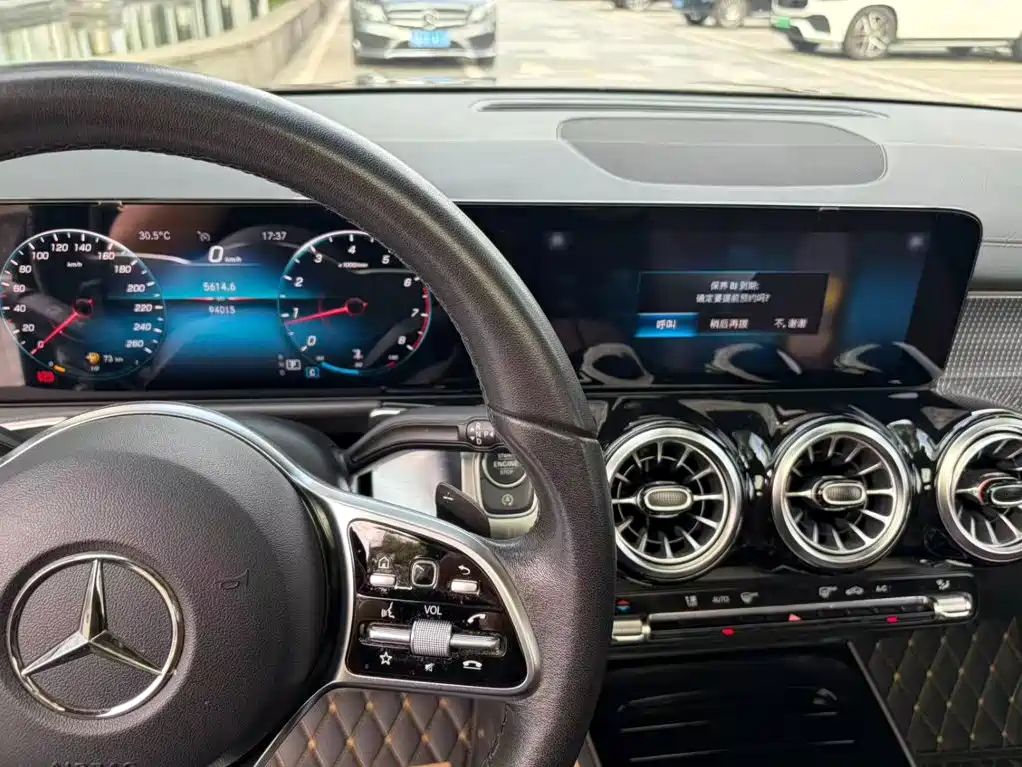 Mercedes-Benz GLB 2021