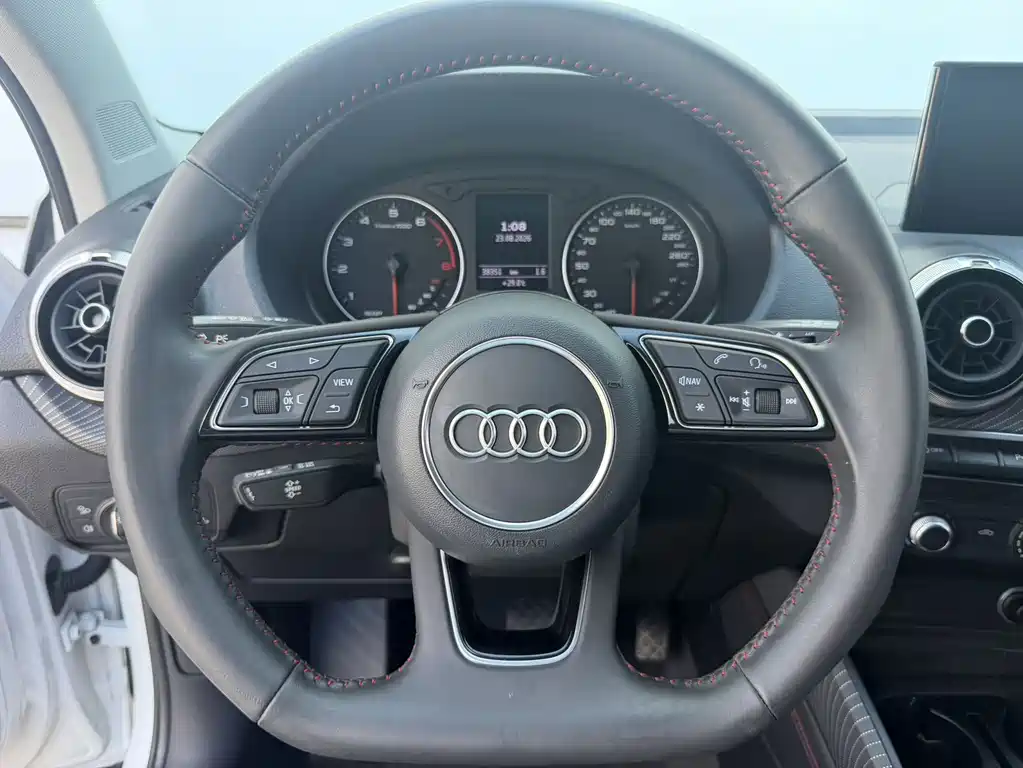 Audi Q2L 2022 — фото 10